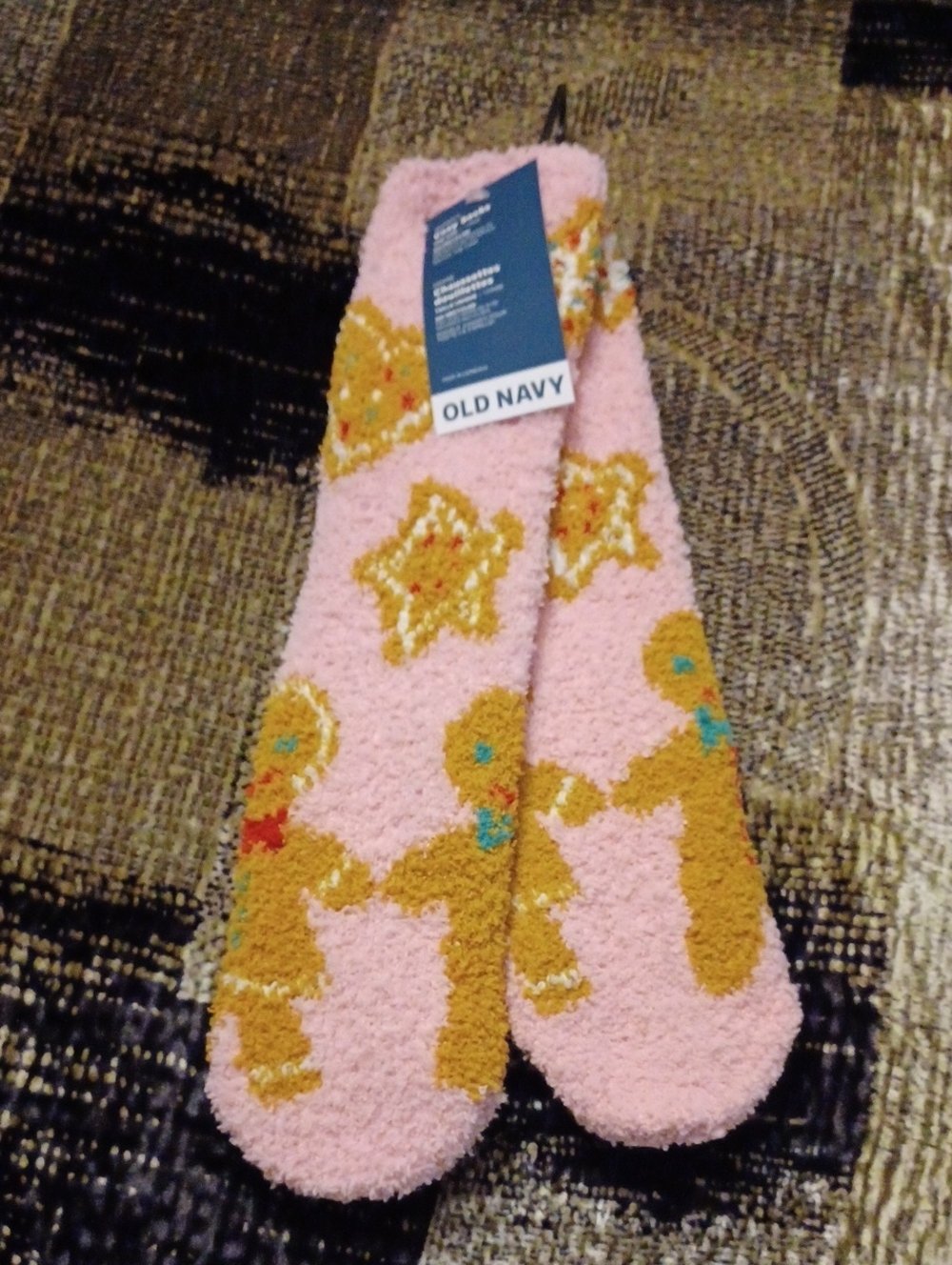 4/$30 New Old Navy Pink Cozy Gingerbread Fuzzy Socks - O/S (Women)